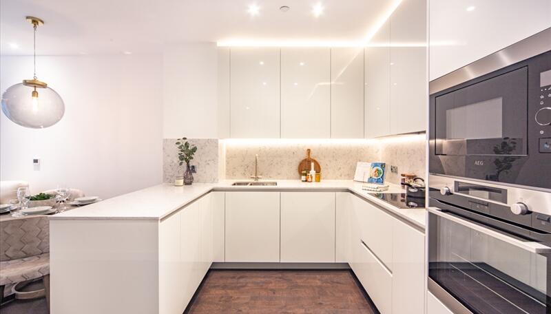 4 Thornes House, 6-8 Charles Clowes Walk, London